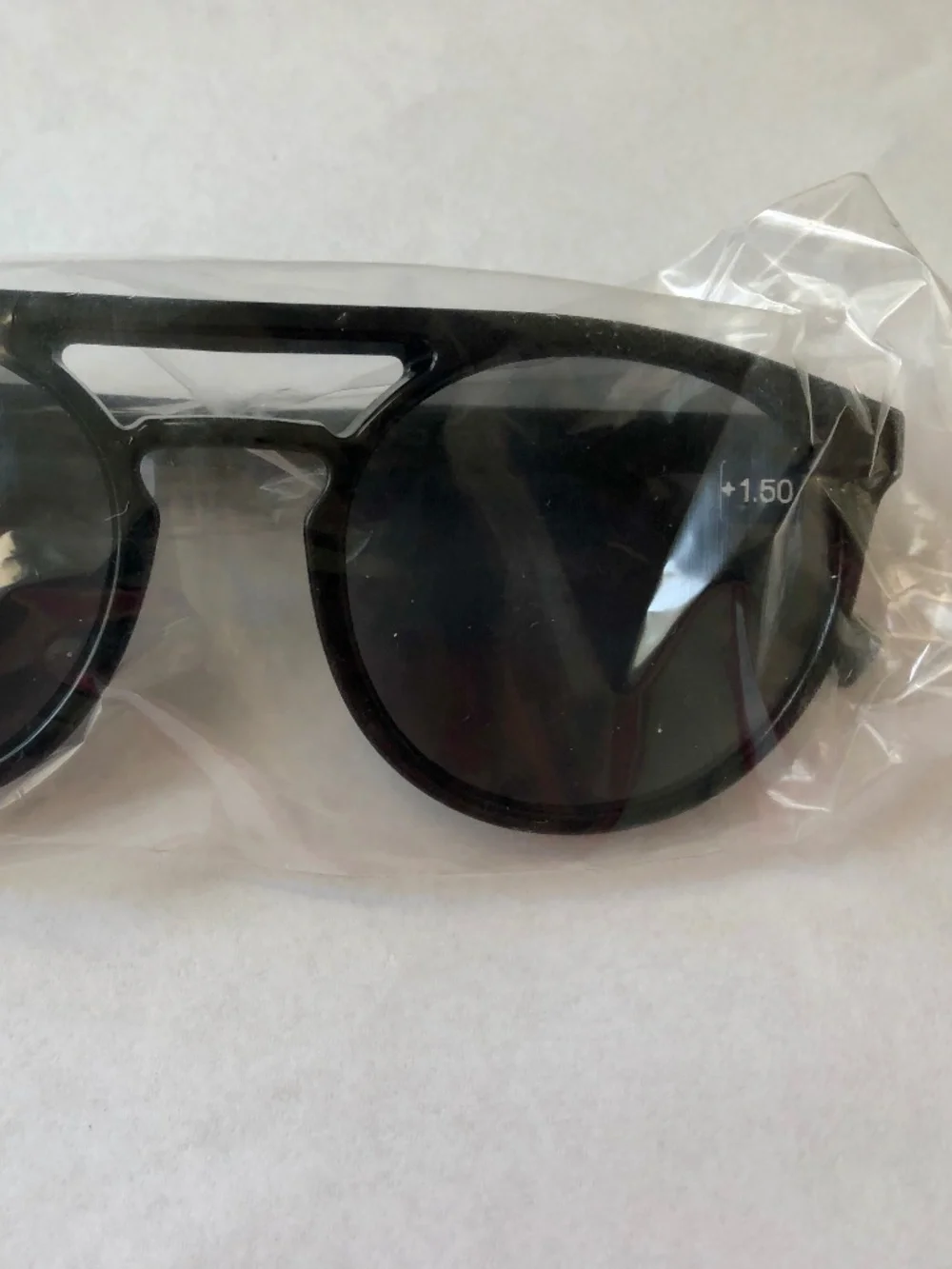 New‎ Beach Vibes Peepers Black UV 400 Sun Readers +1.50